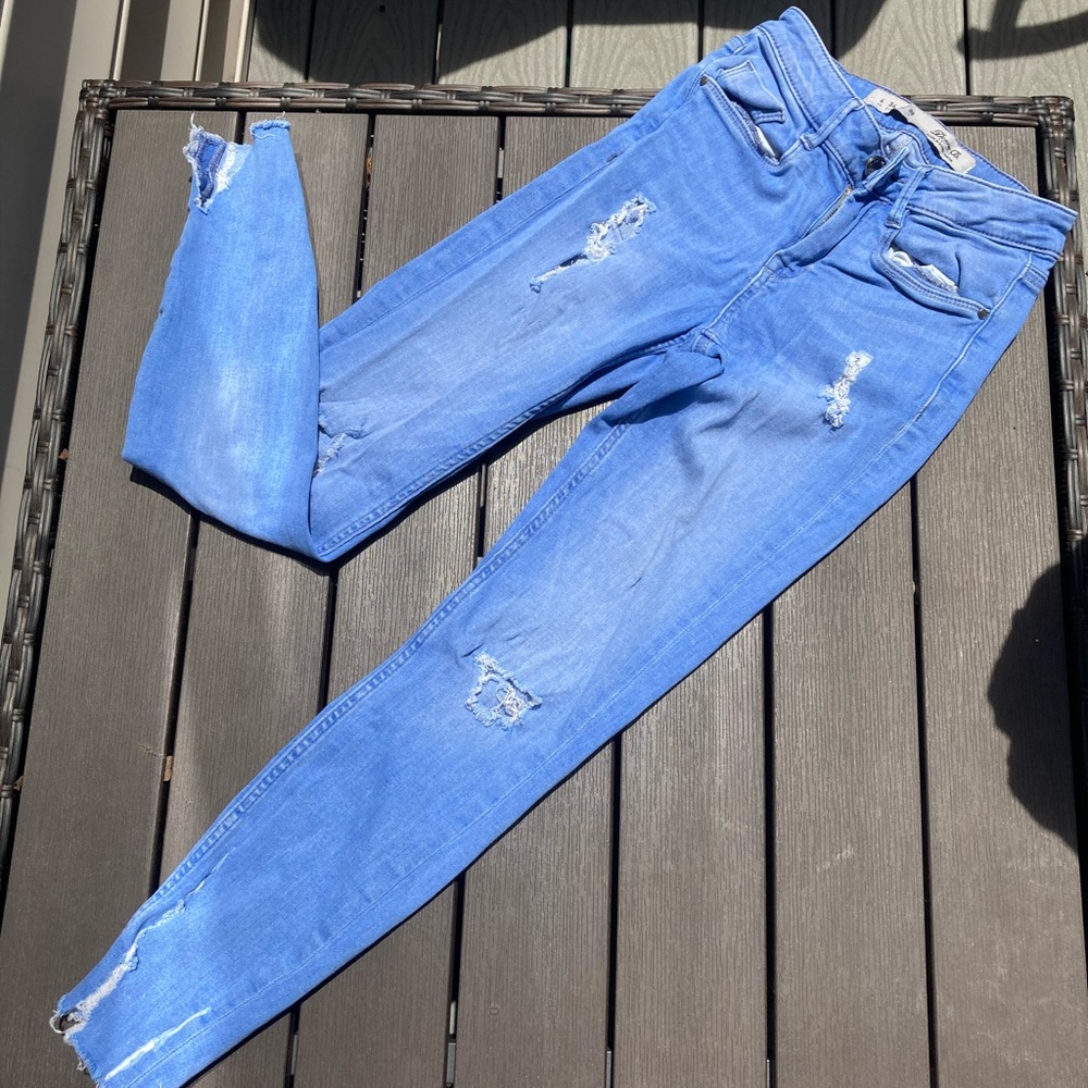 Ripped skinny jeans